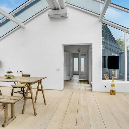 Amazing In With 2 Bedrooms